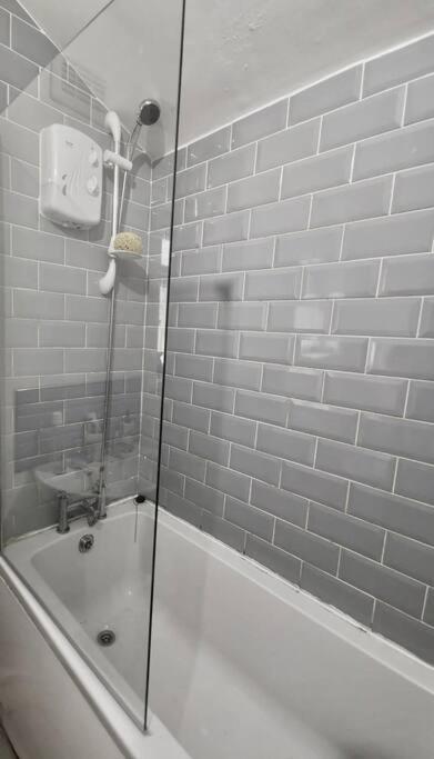 Spacious 3 Bed - Efc Stays 리버풀 외부 사진